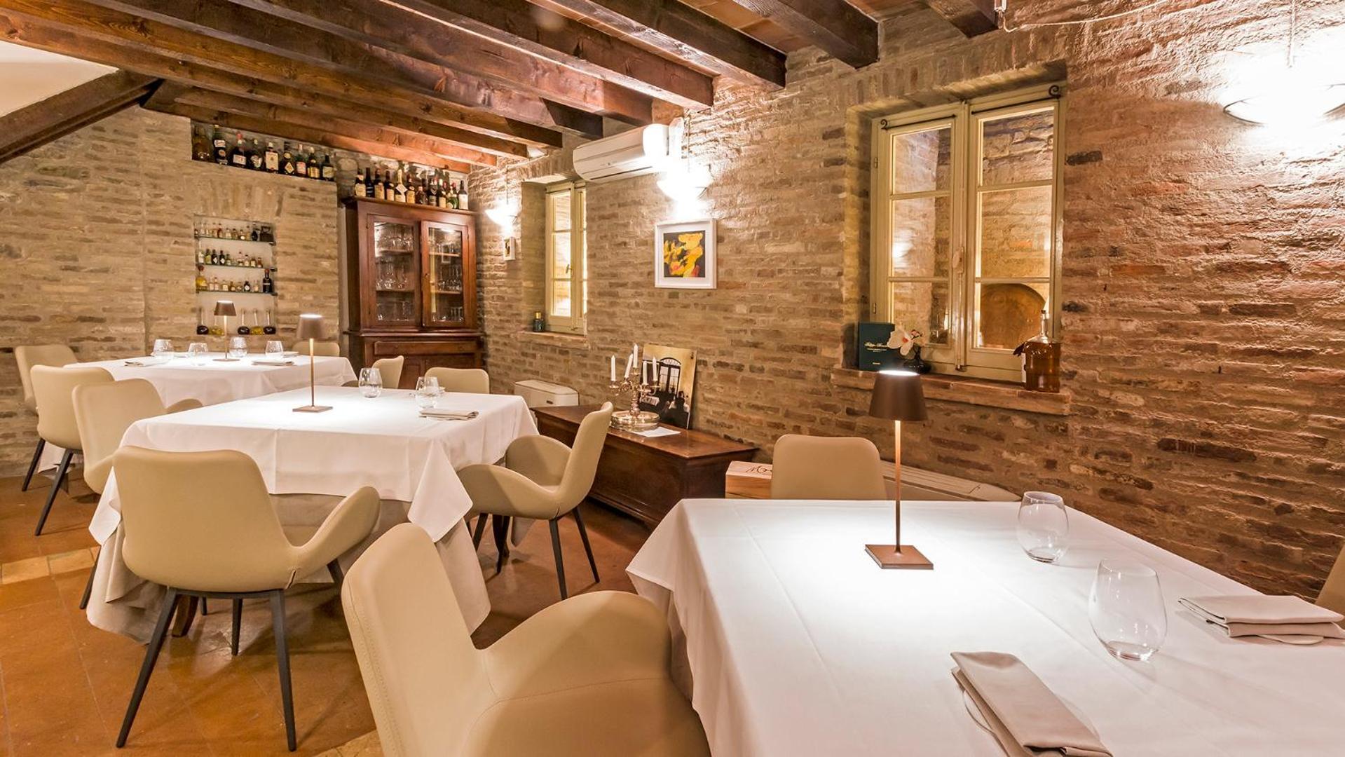 Locanda Del Feudo Suite & Restaurant Castelvetro di Modena Exterior photo